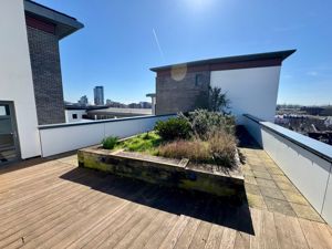 Photo 16- click for photo gallery